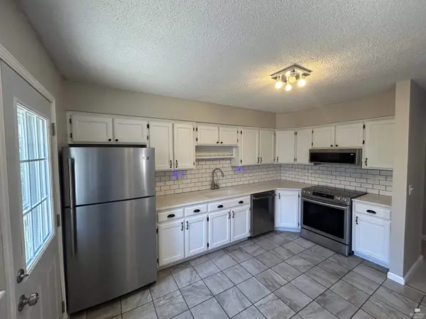 1837 Plymouth RD, Manhattan, KS 66503