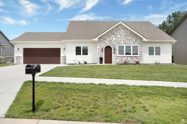 4106 Scenic Xing, Manhattan, KS 66503