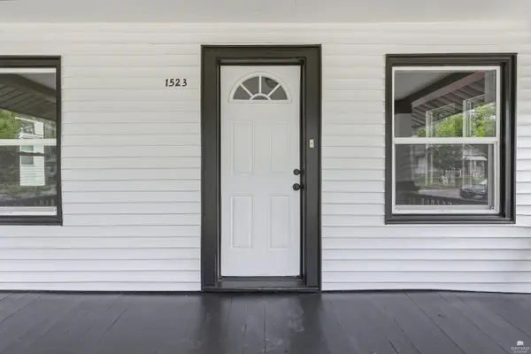 1523 Pierre ST, Manhattan, KS 66502