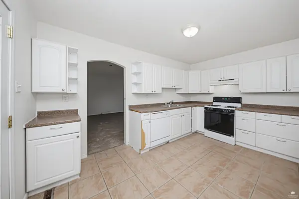933 W 9th ST, Junction City, KS 66441
