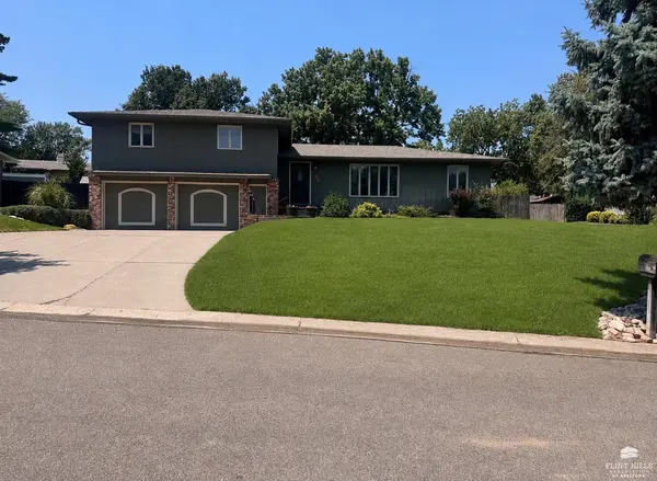 529 Peck AVE, Concordia, KS 66901