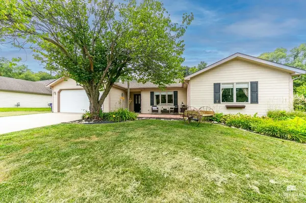 3881 Fox Ridge DR, Manhattan, KS 66502