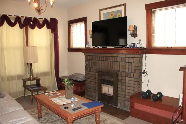 415 Leavenworth Street, Manhattan, KS 66502