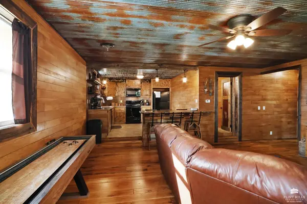 302 E Flint Hills BLVD, Junction City, KS 66441