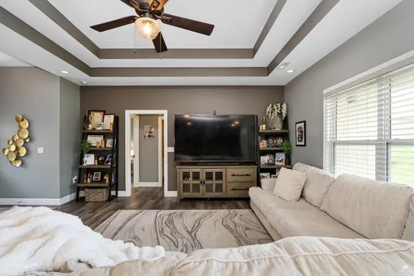 17319 Driftwood BND, Wamego, KS 66547