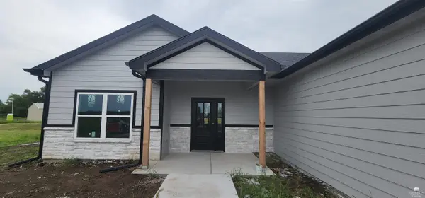 801 Waxwing DR, Manhattan, KS 66502