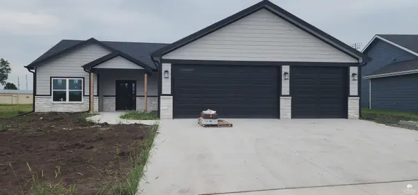 801 Waxwing DR, Manhattan, KS 66502