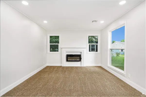 143 Sunset DR, Junction City, KS 66441