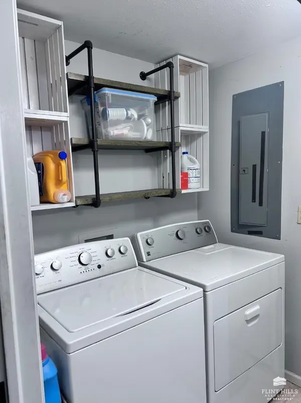 6310 Kansas Falls RD, Junction City, KS 66441