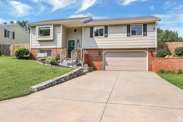402 Robin Hood DR, Junction City, KS 66441