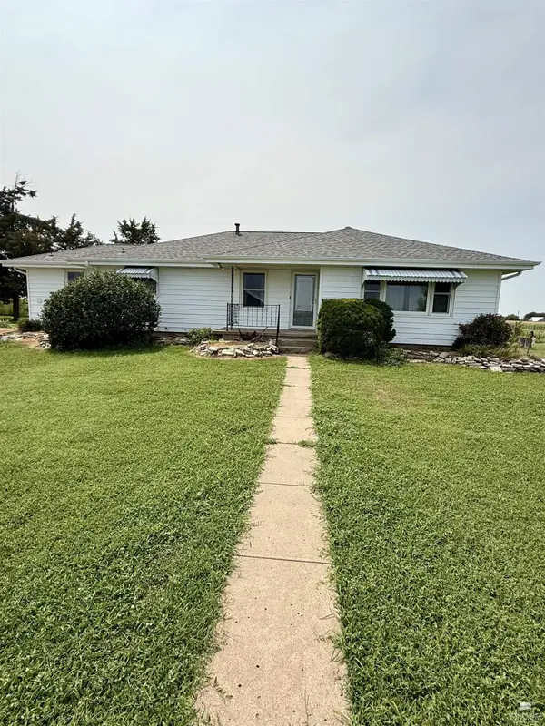 818 1400 AVE, Abilene, KS 67410