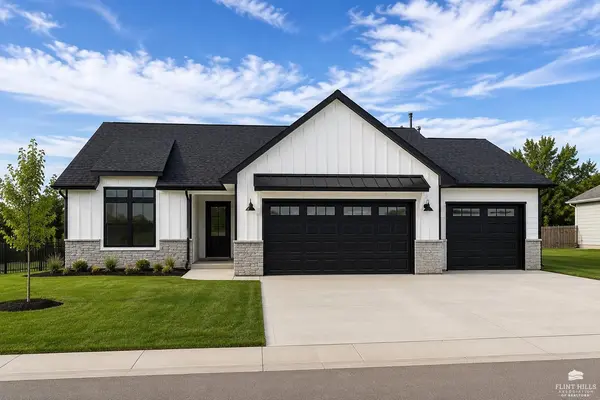 8848 Moonbug LN, Manhattan, KS 66502