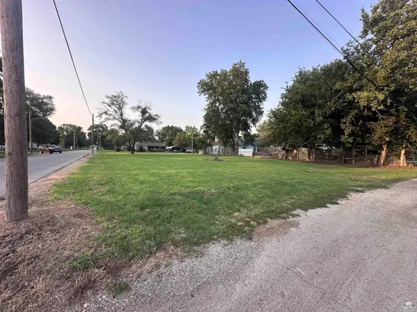 201 E 14th, Junction City, KS 66441