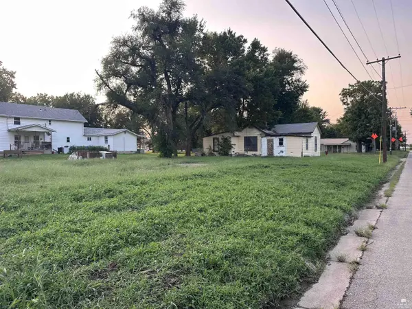 603 W 12th, Junction City, KS 66441