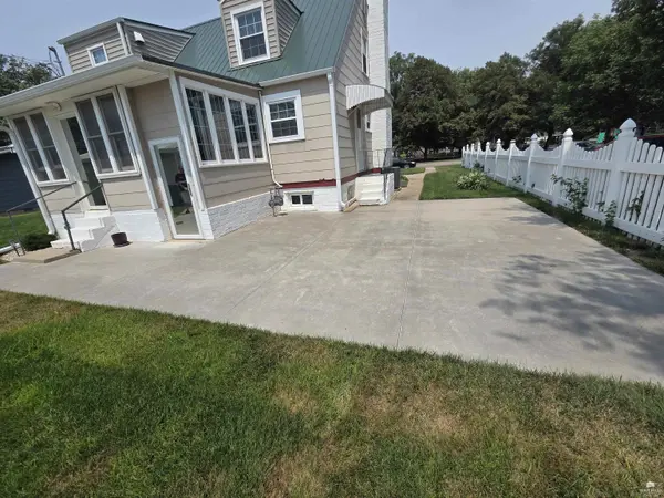 107 E 2nd ST, Glasco, KS 67445