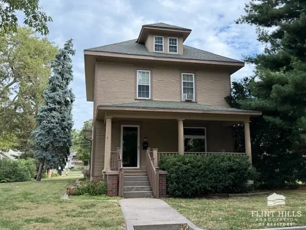 429 Crawford ST, Clay Center, KS 67432