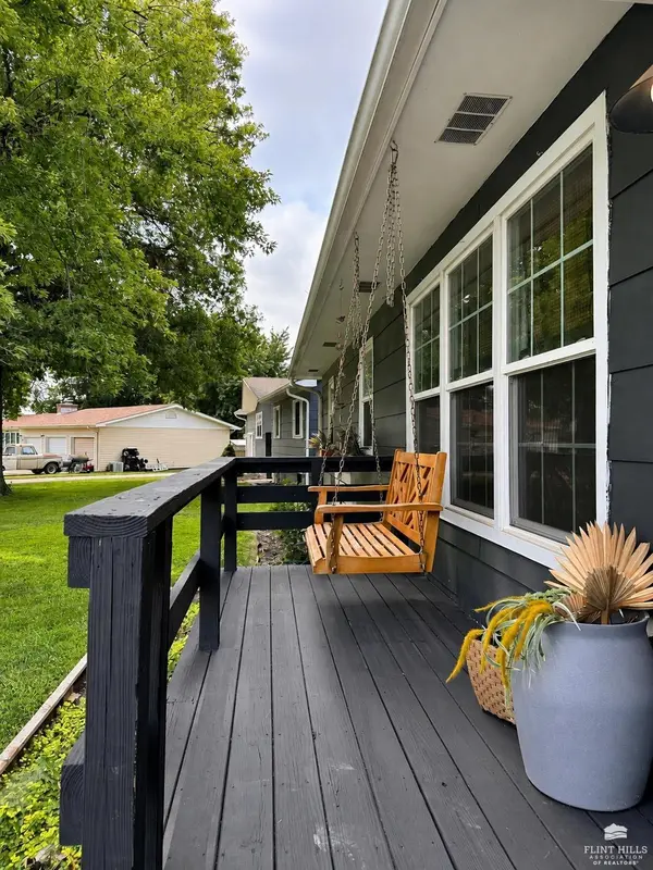 2314 Fairway DR, Belleville, KS 66935