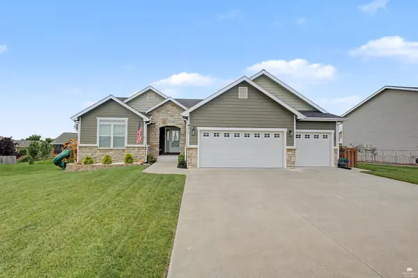 4750 Christine CIR, Manhattan, KS 66502