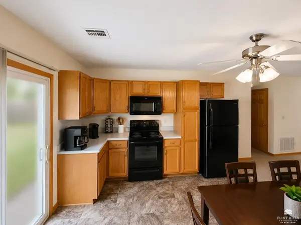 703 Jerry DR, Junction City, KS 66441