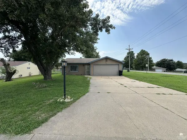 328 Shetland DR, Ogden, KS 66517