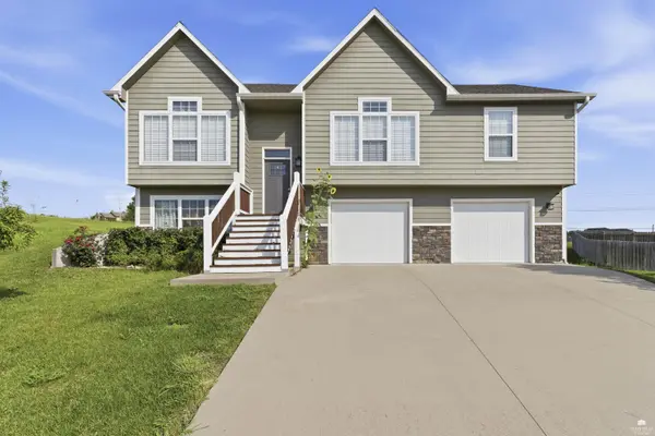 8867 Regina LN, Manhattan, KS 66502