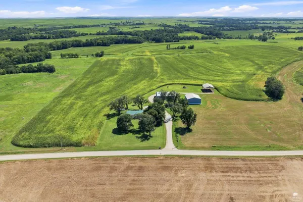 18306 Cottonwood Road, Maple Hill, KS 66507