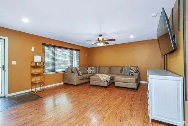 207 Summit DR, Abilene, KS 67410