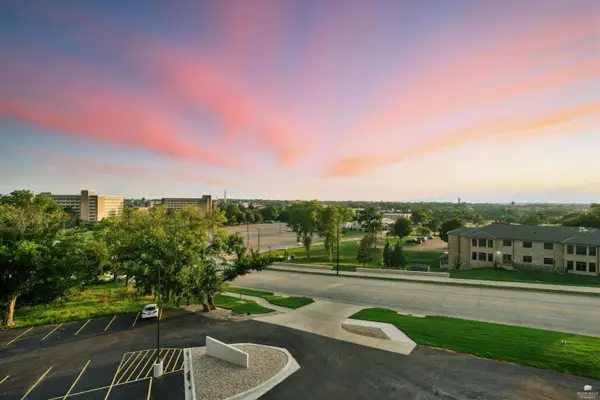 1700 N Manhattan AVE #103, Manhattan, KS 66502