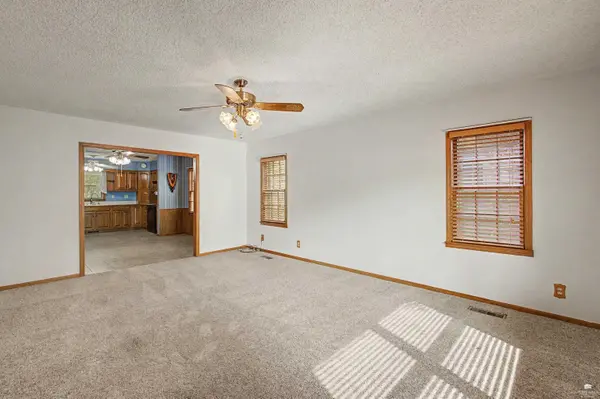 2001 Casement RD, Manhattan, KS 66502