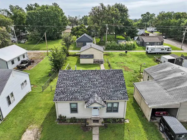 304 Walnut ST, Wamego, KS 66547