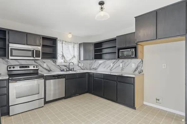 708 Knollwood ST, Wakefield, KS 67487