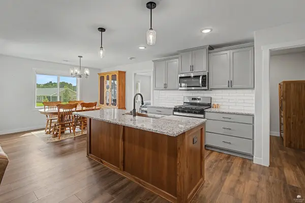 9168 Dave DR, Manhattan, KS 66502