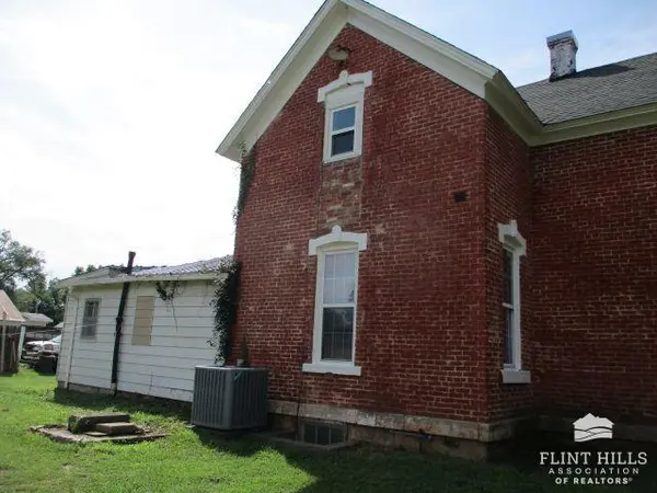 702 Stevens ST, Council Grove, KS 66846