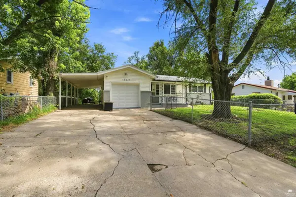 1325 Johnson DR, Junction City, KS 66441