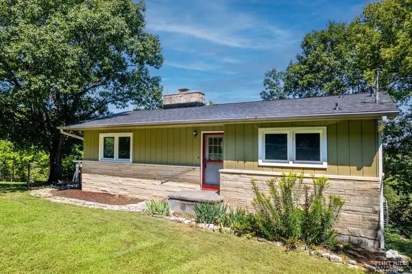 5018 Canyon RD, Manhattan, KS 66503