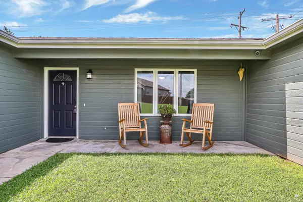 102 Allen Hill DR, Ogden, KS 66517