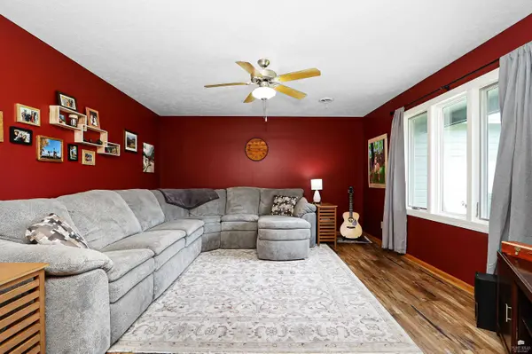 102 Allen Hill DR, Ogden, KS 66517