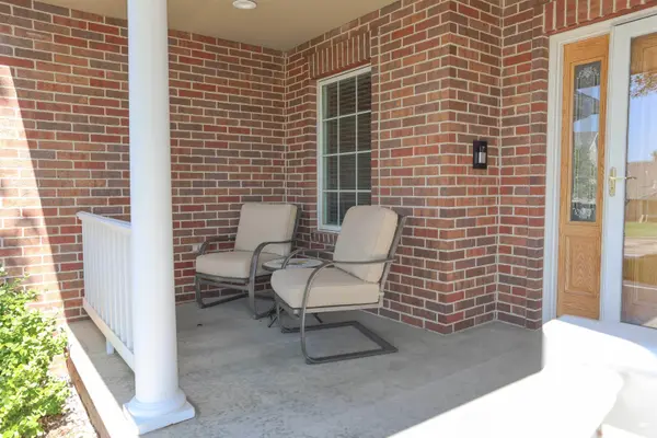 1012 Brianna CT, Manhattan, KS 66503