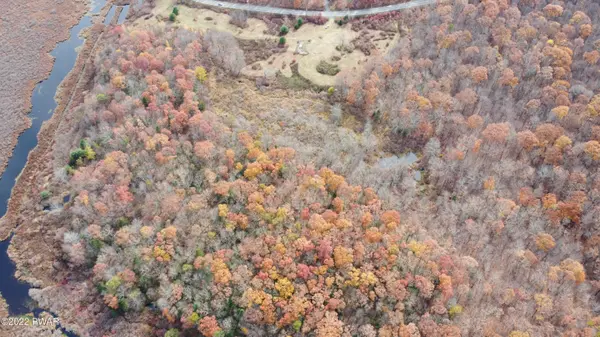 Well RD, Lords Valley, PA 18428