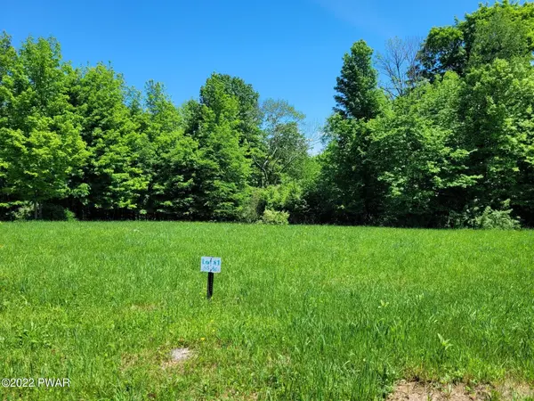 18 Summit View CT, Honesdale, PA 18431