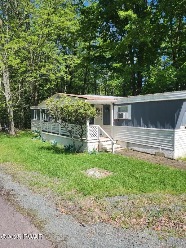 100 S Granite DR, Greentown, PA 18426