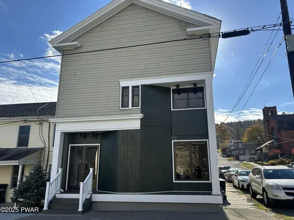 300 Keystone St, Hawley, PA 18428