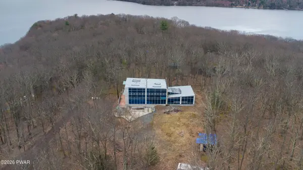 32 Ridge TRL, Lakeville, PA 18438
