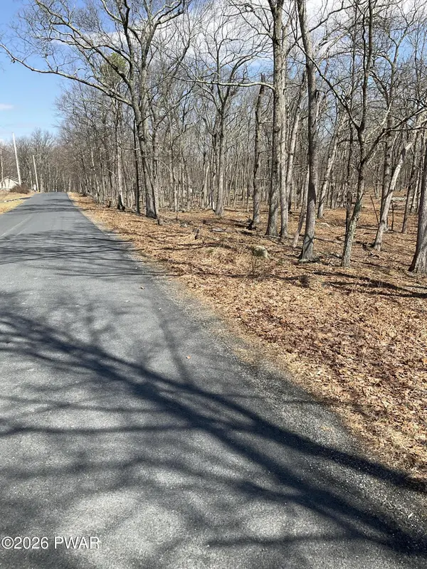 Lot 290 Mountain Top DR, Dingmans Ferry, PA 18328