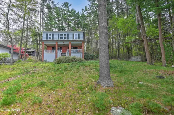 100 Harbor Landing, Paupack, PA 18451