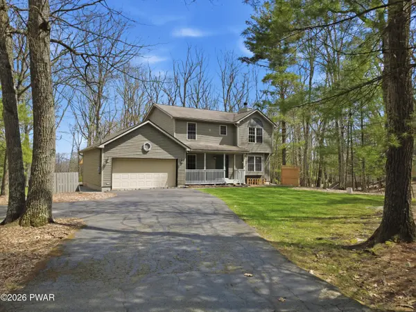 130 Spicebush LN, Milford, PA 18337