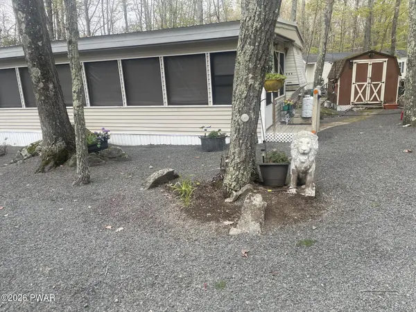 130 Fox LN, Shohola, PA 18458