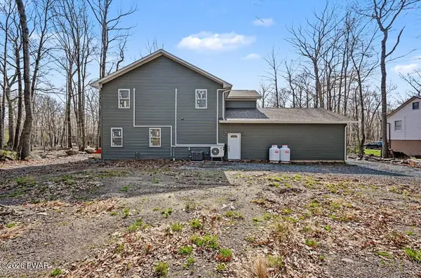78 E Shore, Hawley, PA 18428