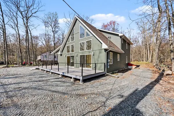 78 E Shore, Hawley, PA 18428