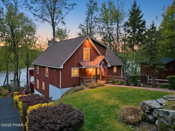 200 Laurel LN, Greentown, PA 18426